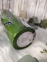 Load image into Gallery viewer, Glittered Geode Style